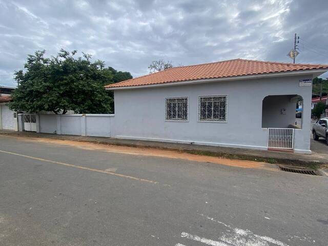 #429 - Casa para Locação em Visconde do Rio Branco - MG