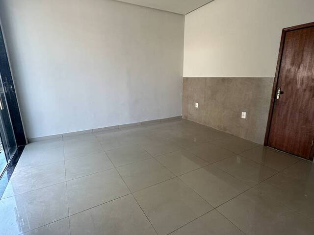 Sala para Locação em Visconde do Rio Branco - 3